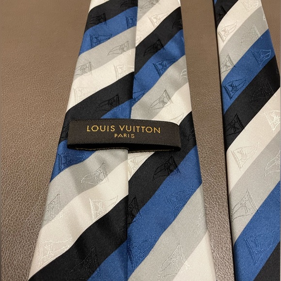 Louis Vuitton Silk Tie - Striped LV Americas Cup - Picture 4 of 6